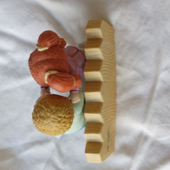 Vintage Cabbage Patch Porcelain Figurine Hugs and Kisses  1984 - Picture 9 of 10